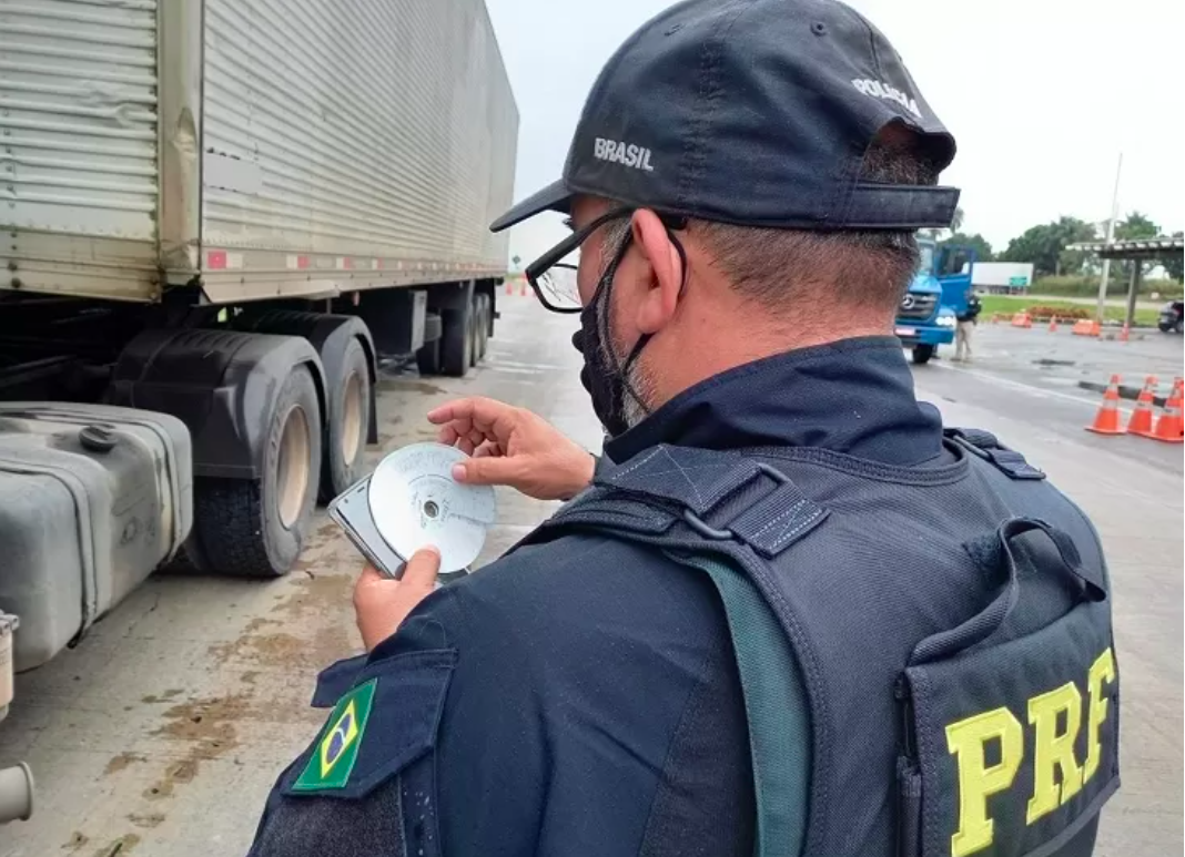 Seminário debate jornada de trabalho e descanso dos motoristas profissionais, no dia 19, em Curitiba (PR)