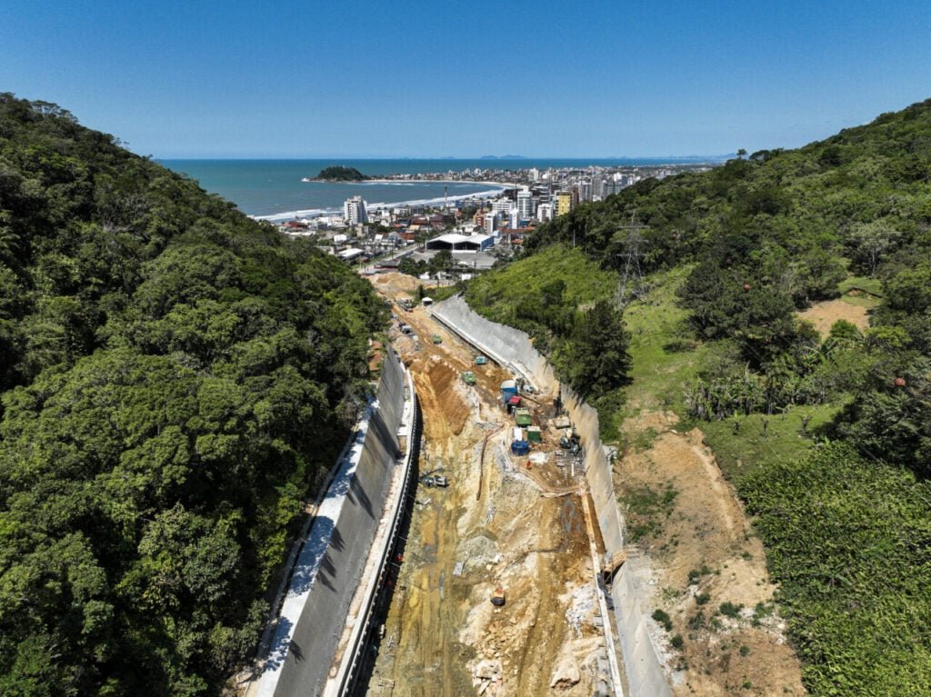 Paraná projeta recorde com R$ 7,1 bi em investimentos para 2026