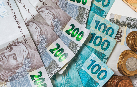 13º salário deve injetar R$ 23,1 bi na economia do Paraná