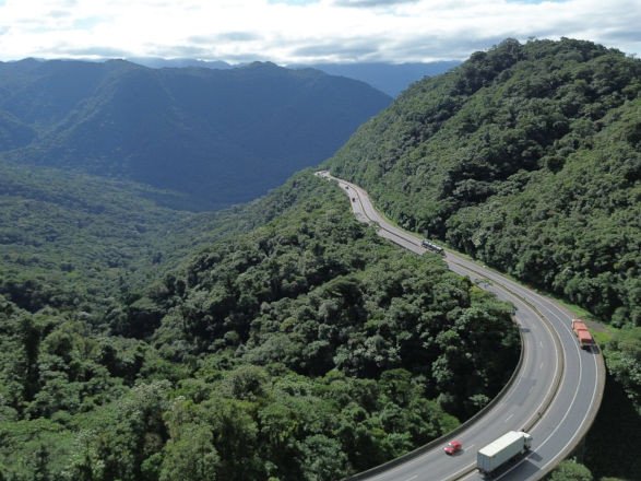 Pesquisa CNT 2025 aponta 42,5% de estradas paranaenses como regular