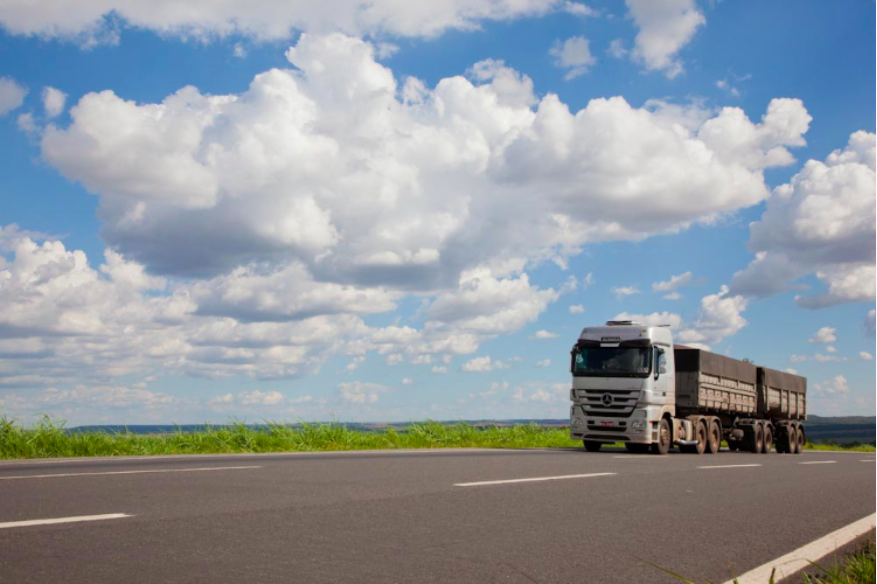 Com contribuição da CNT, Senado aprova PEC da jornada de descanso do motorista profissional