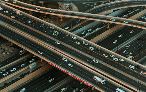 IA promete reduzir custos e acelerar projetos em infraestrutura