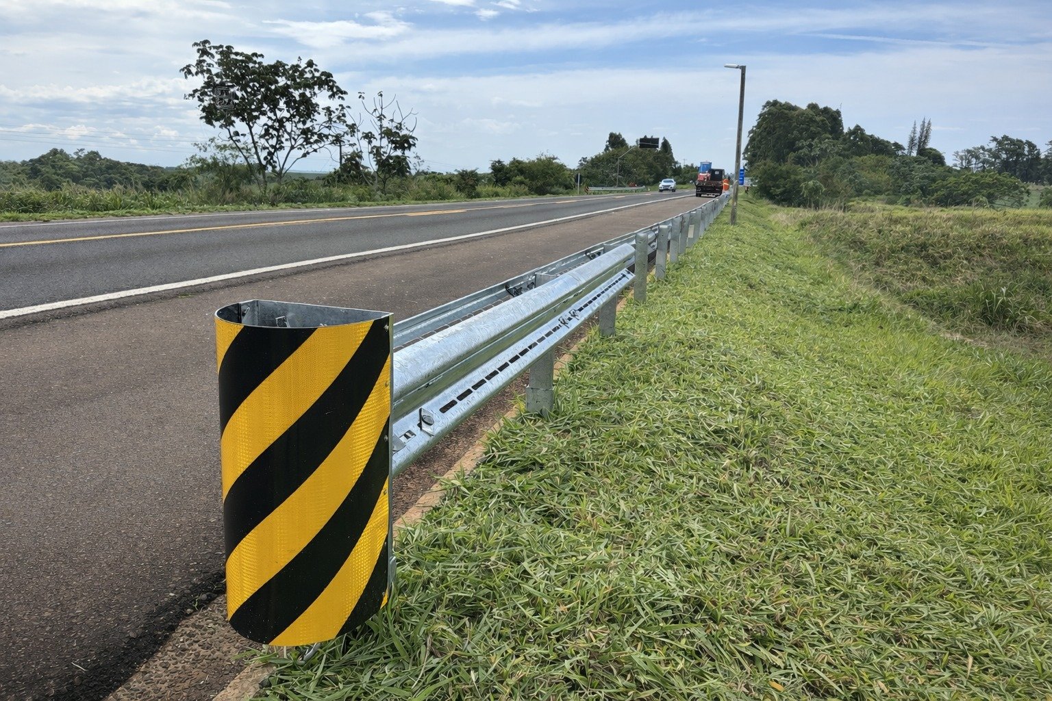 No Paraná, mais de 280 km de rodovias federais recebem reforço em sinalização e segurança viária
