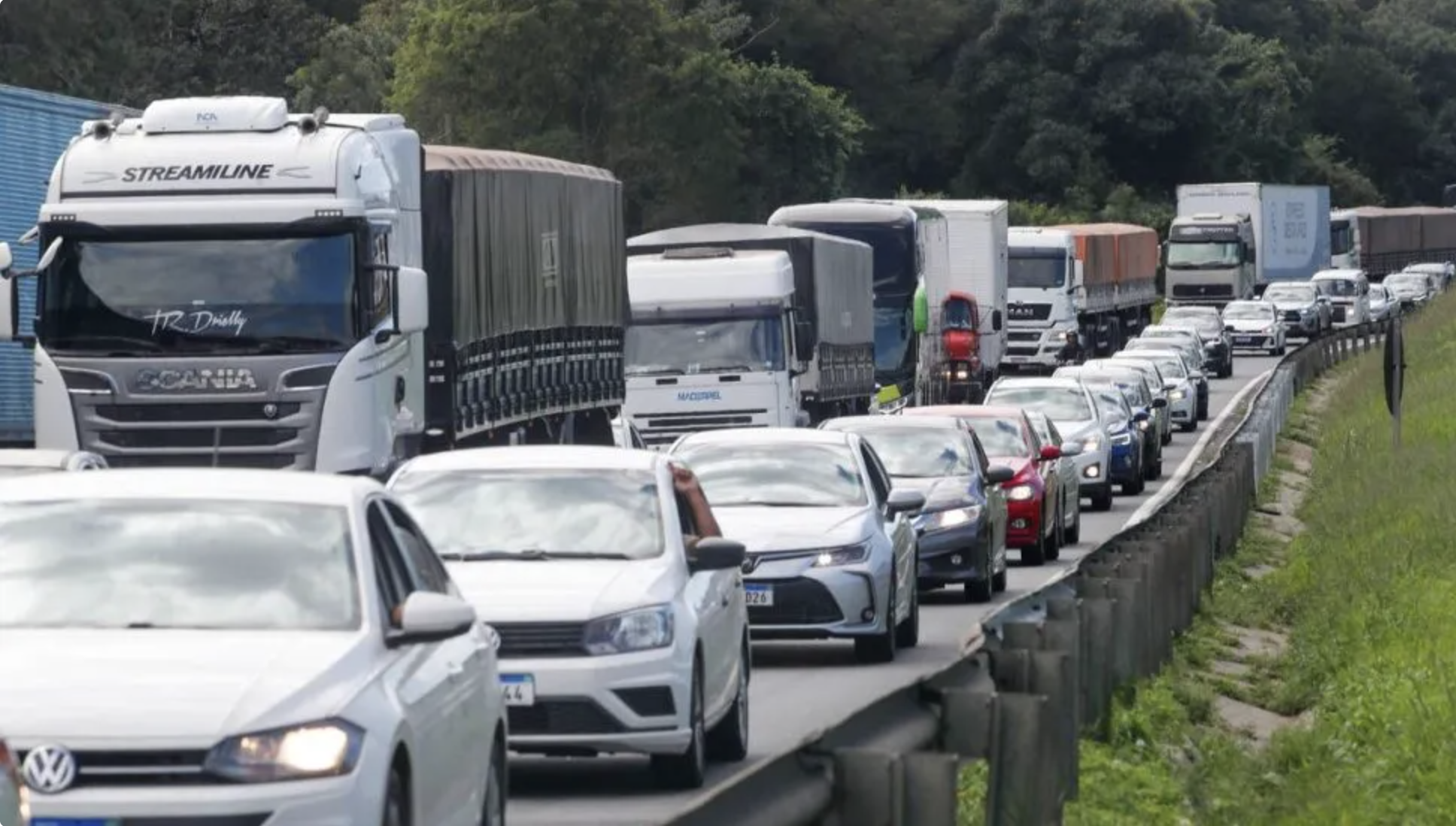 BR-277 terá bloqueio total para explosão em obras: movimento nas estradas do Paraná