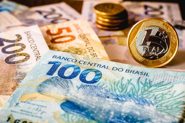 Empresas devem emitir notas fiscais com informações da reforma tributária a partir desta segunda (3)