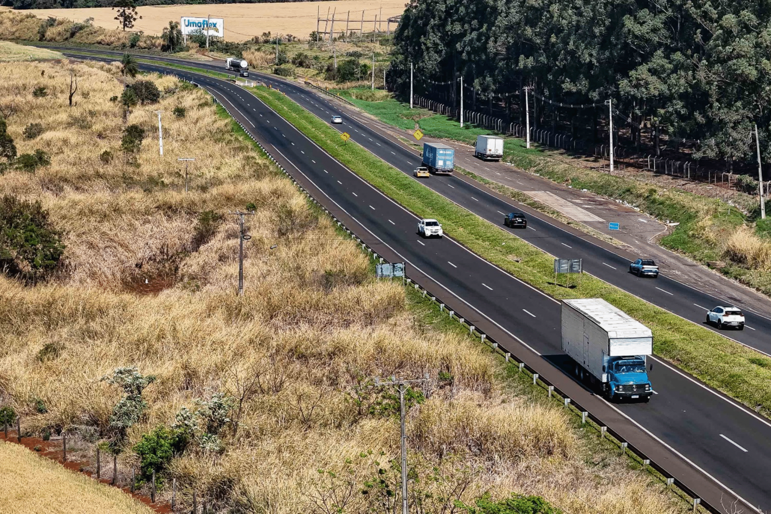 Rodovias do Paraná ganham novos painéis de mídia e orientação educativa ao motorista