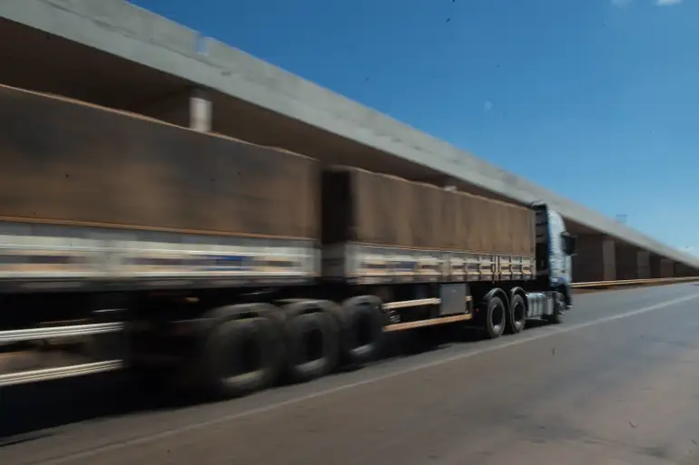 Nova lei amplia rastreabilidade do transporte de cargas e muda gestão das transportadoras