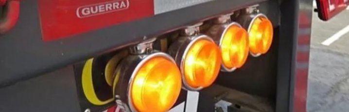 Lanterna tipo 'foguinho' não pode ser usada no caminhão